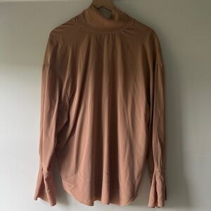 Wilfred Long Sleeve Mock Neck Top in Taupe